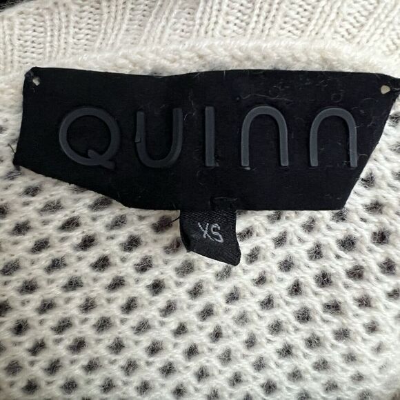 Quinn Women's Sweater Size XS 100% Cashmere Ivory Long Sleeve - Picture 2 of 6